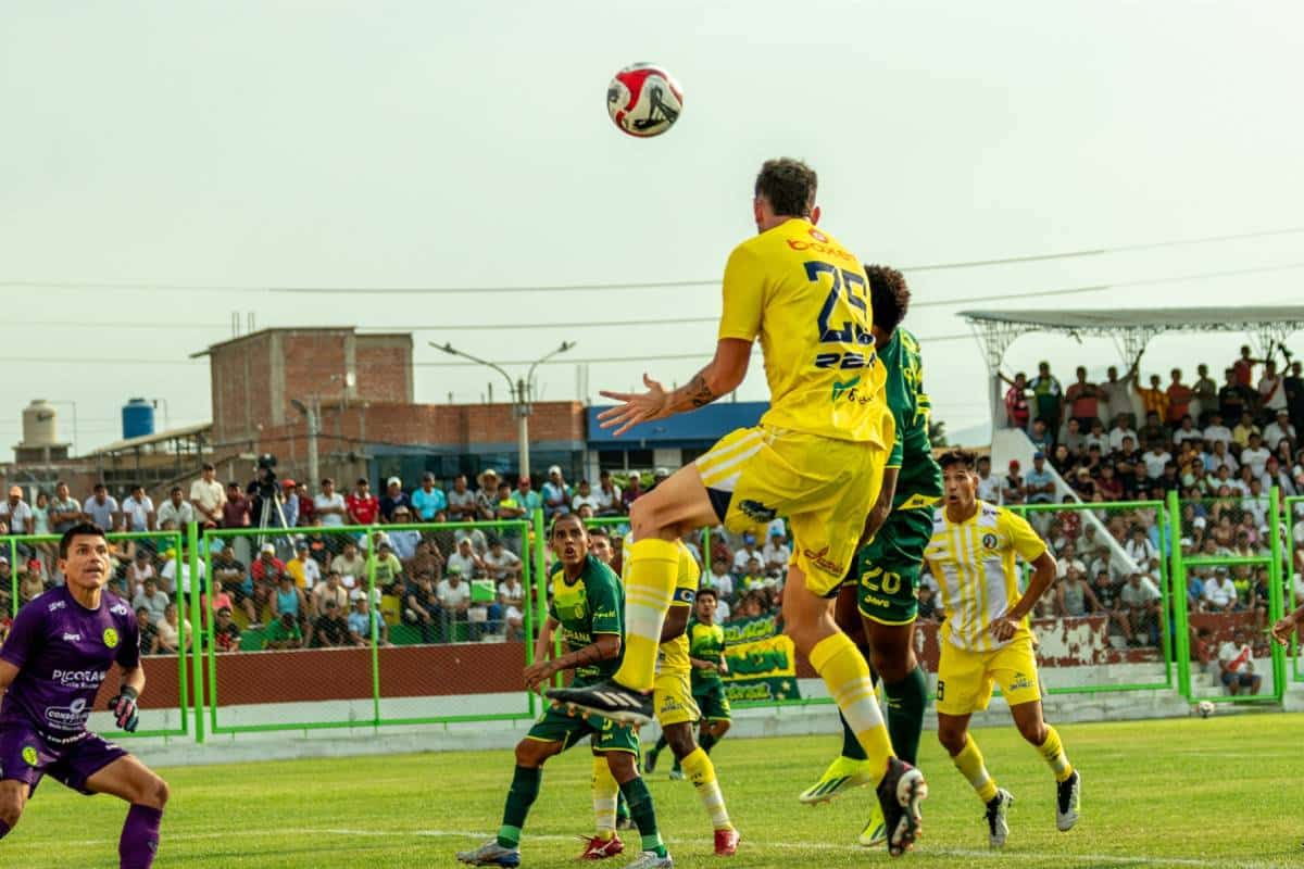 Juan Pablo II tuvo un debut desafortunado en la Liga 2.